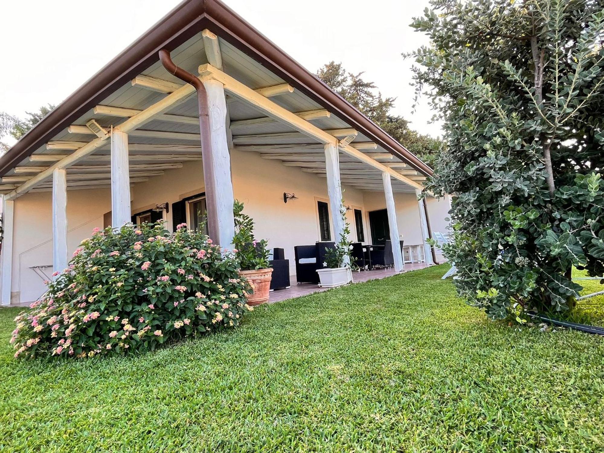Via Gallina Avola Esterno foto